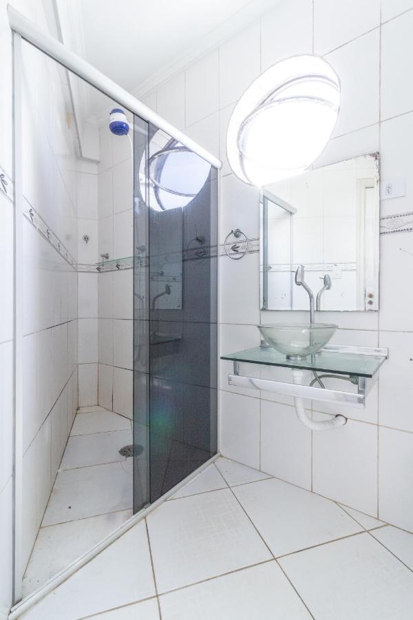 Le Monde Hostel Гуаружа Экстерьер фото
