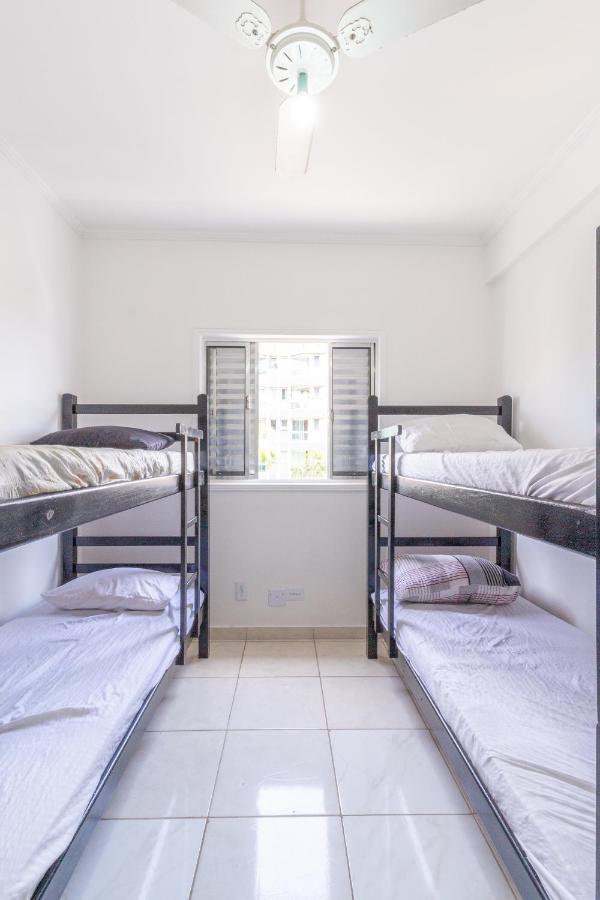 Le Monde Hostel Гуаружа Экстерьер фото