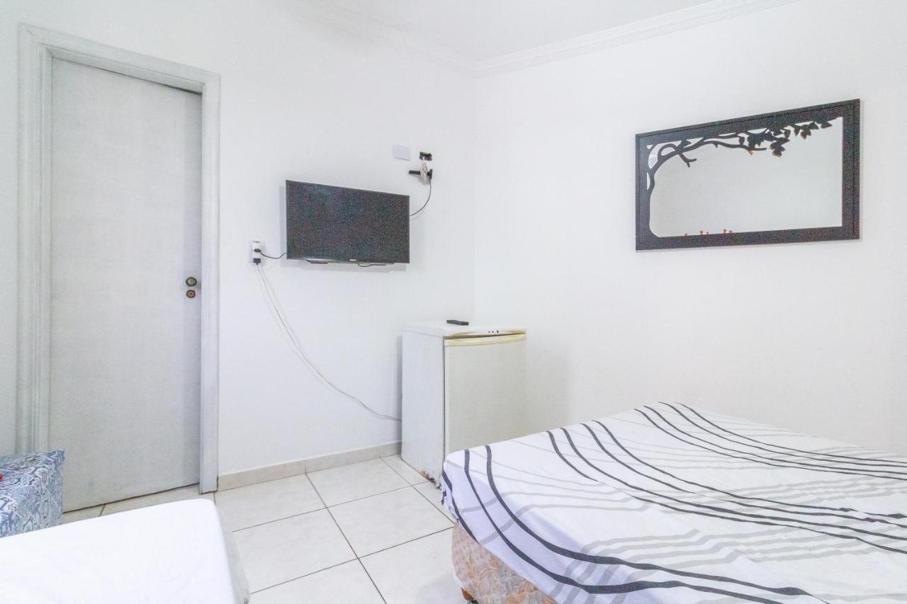 Le Monde Hostel Гуаружа Экстерьер фото