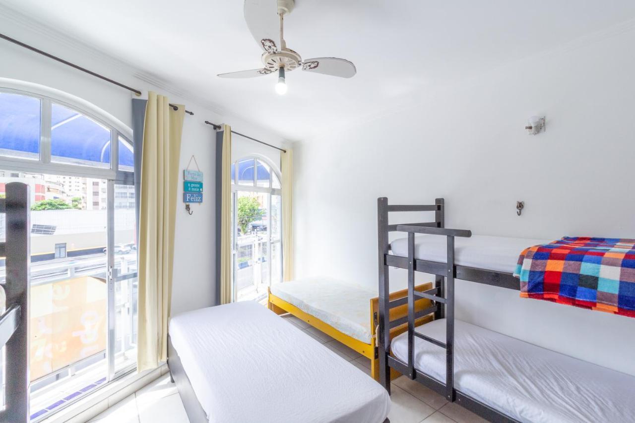 Le Monde Hostel Гуаружа Экстерьер фото