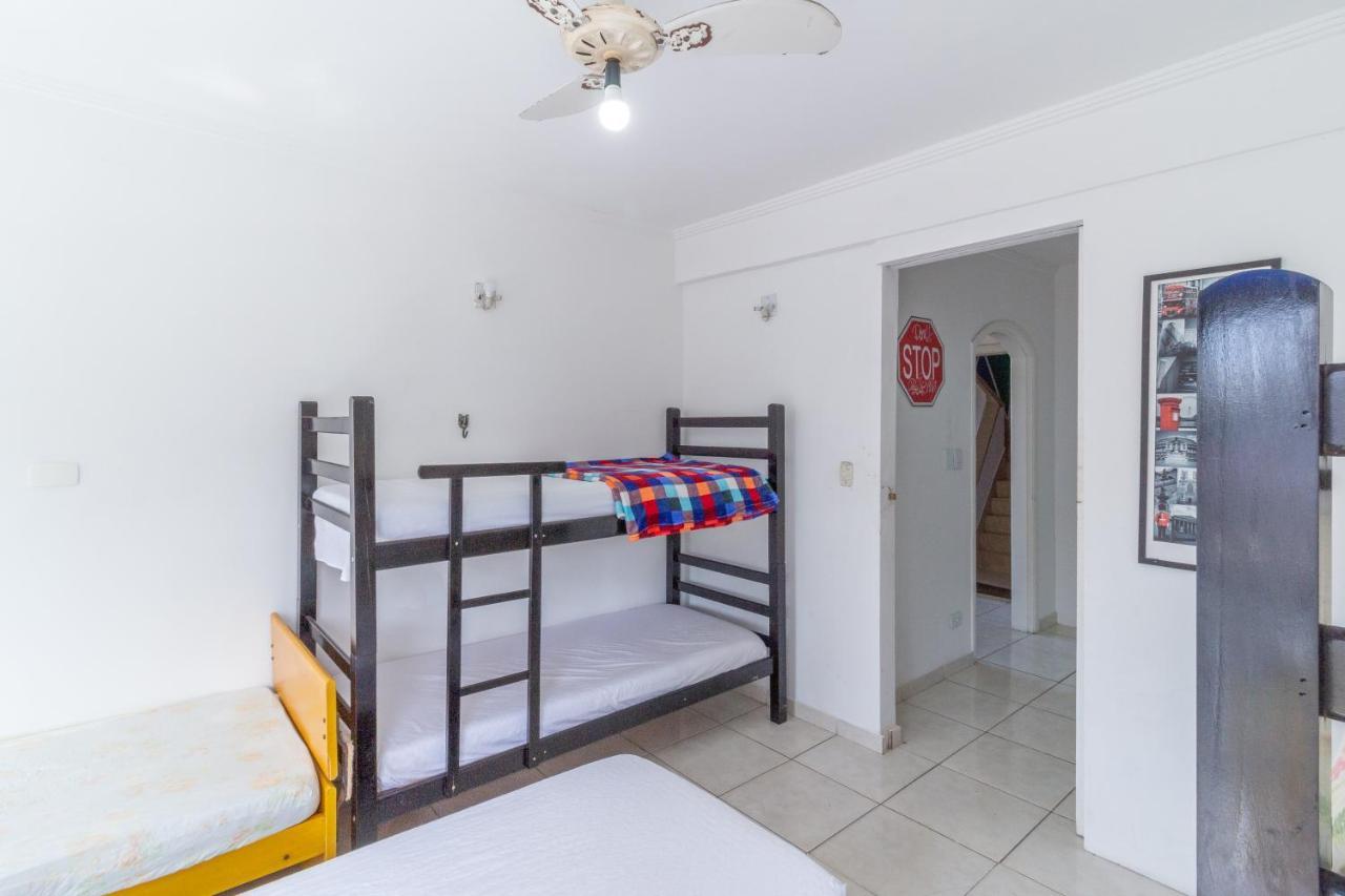 Le Monde Hostel Гуаружа Экстерьер фото