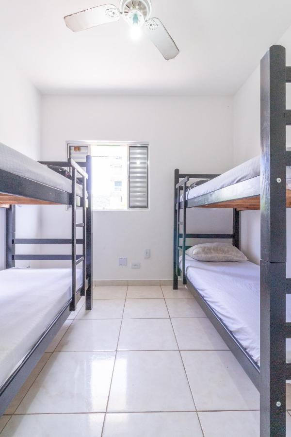 Le Monde Hostel Гуаружа Экстерьер фото